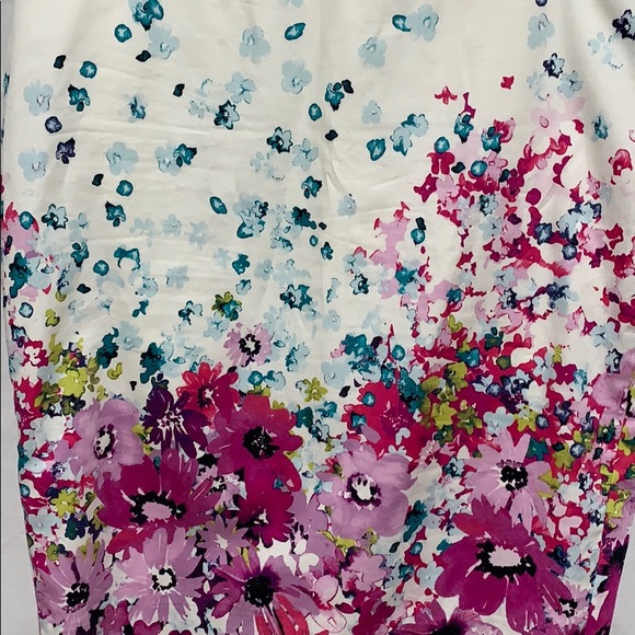 Ann Taylor Short Floral Skirt Size 6 - Picture 7 of 8